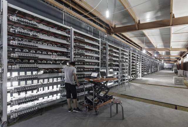 比特币挖矿机械4000 比特币挖矿矿机多少钱一台